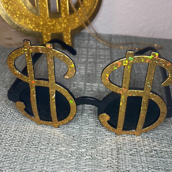 #77 Dollar Sign Sunglasses and Fake Gold Chain 💵 - Picture 10 of 16